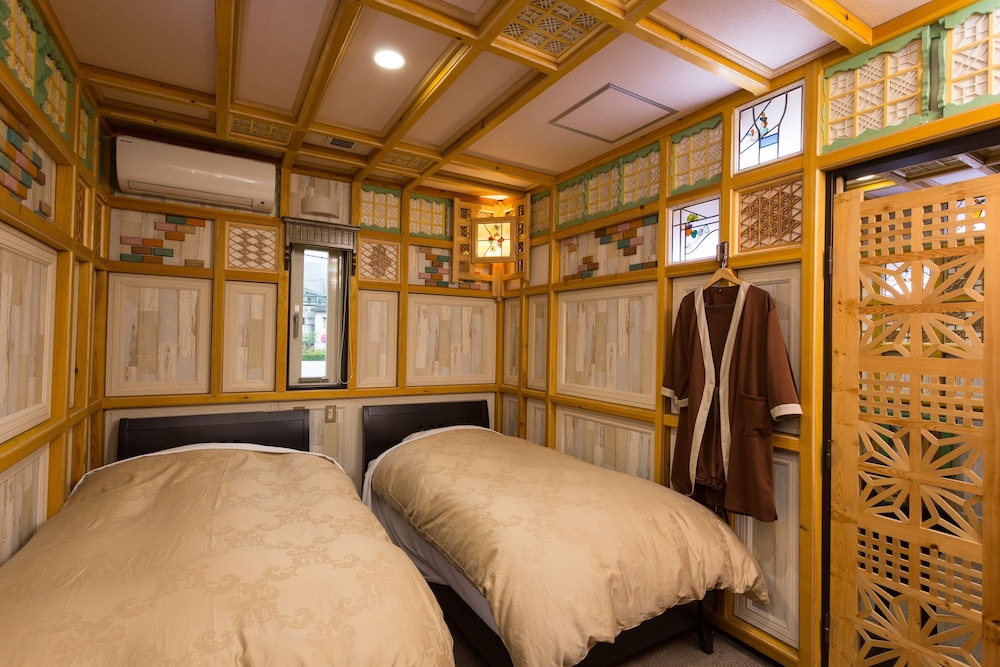 Superior Twin Room, Mountain View photo 1