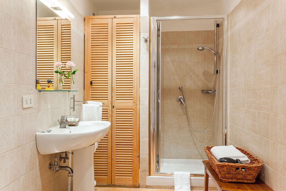 deluxe double room with independent entrance photo 3