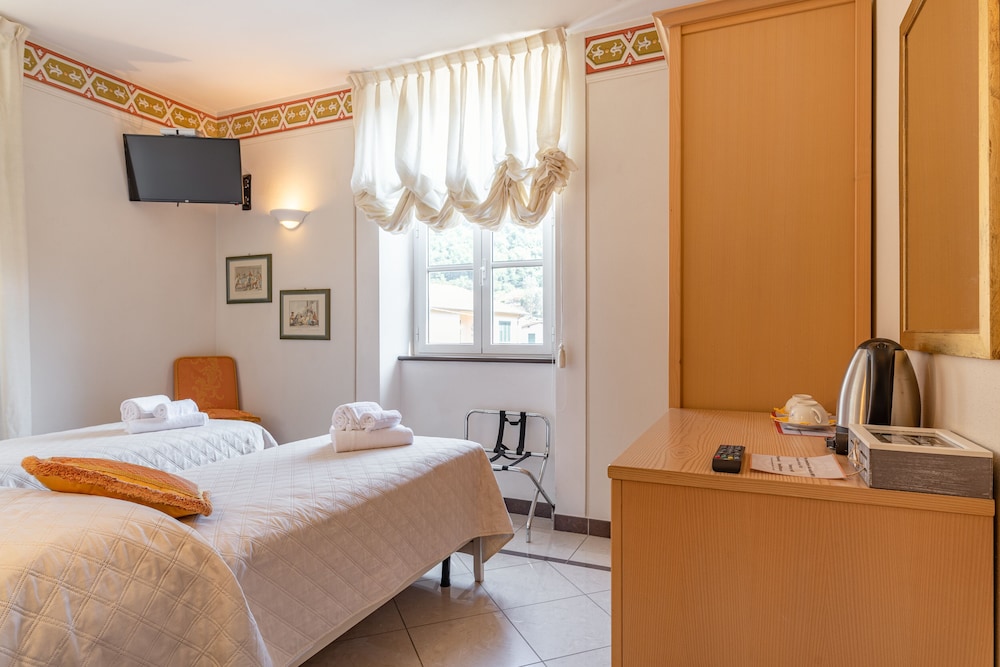 Standard Room photo 2