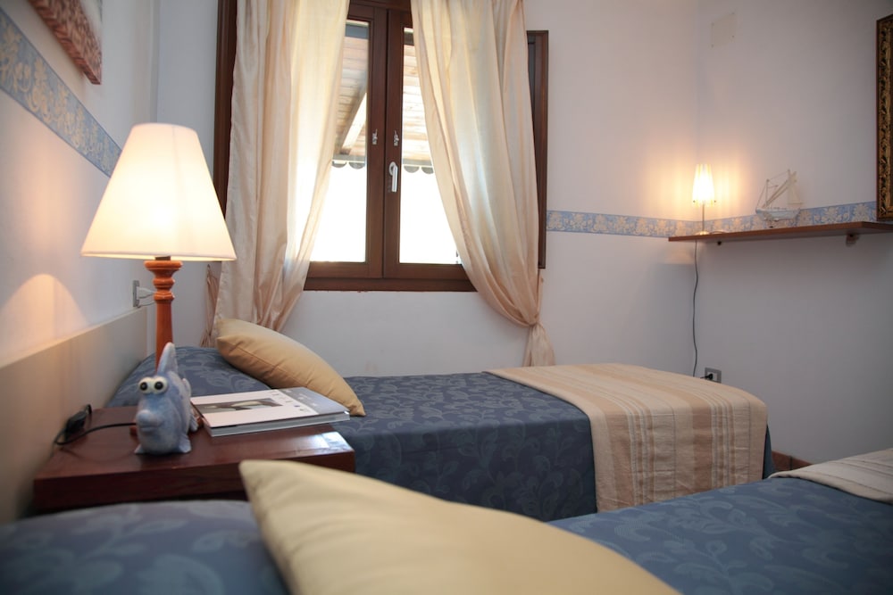 Classic Apartment, 2 Bedrooms, Kitchen, Garden View (for 4 people) photo 3