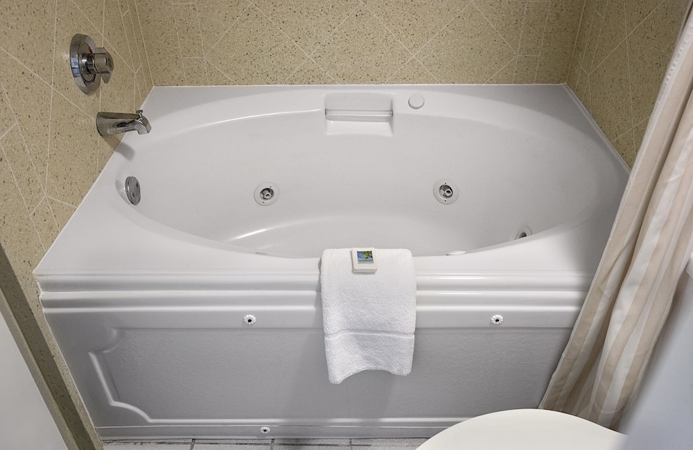 Suite, Jetted Tub, Oceanfront - Photo 6