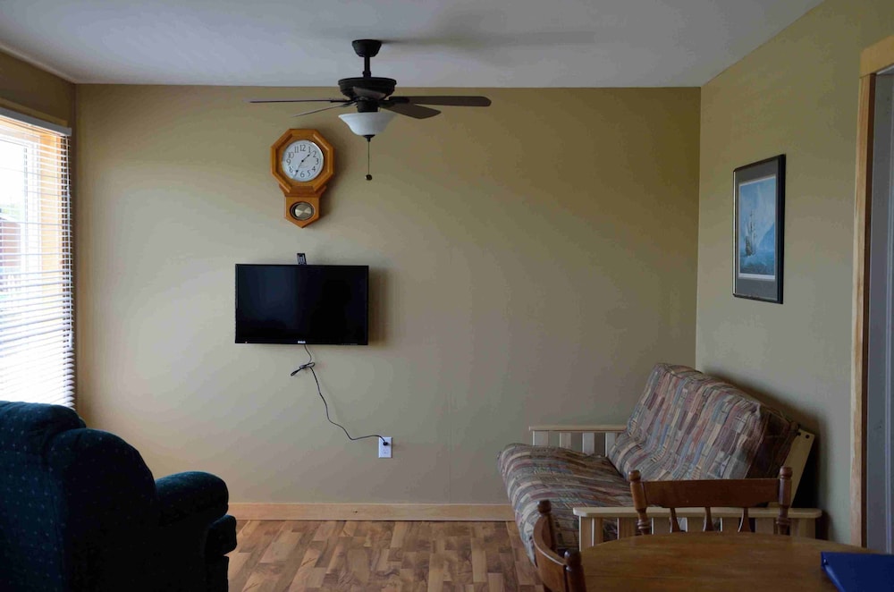Family Cottage, 2 Bedrooms, Lake View (Unit 6) photo 1