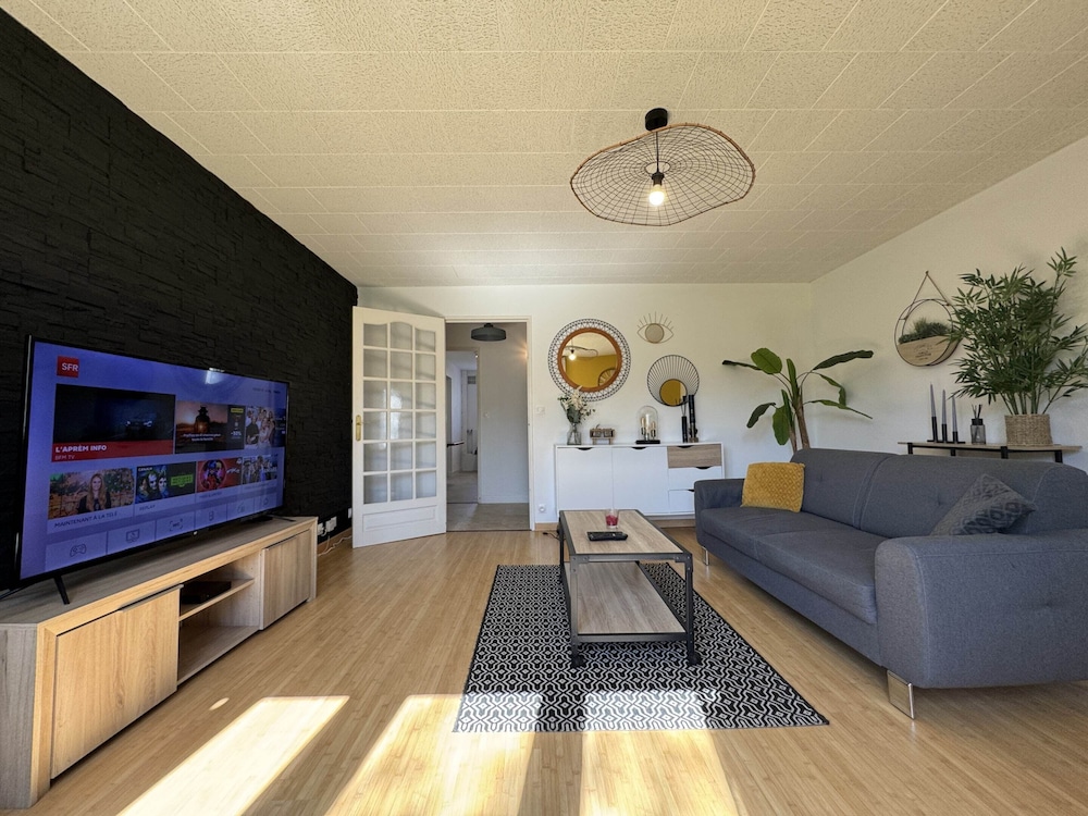 Apartment photo 1