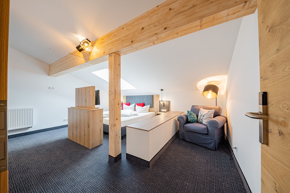 Suite - Photo 8