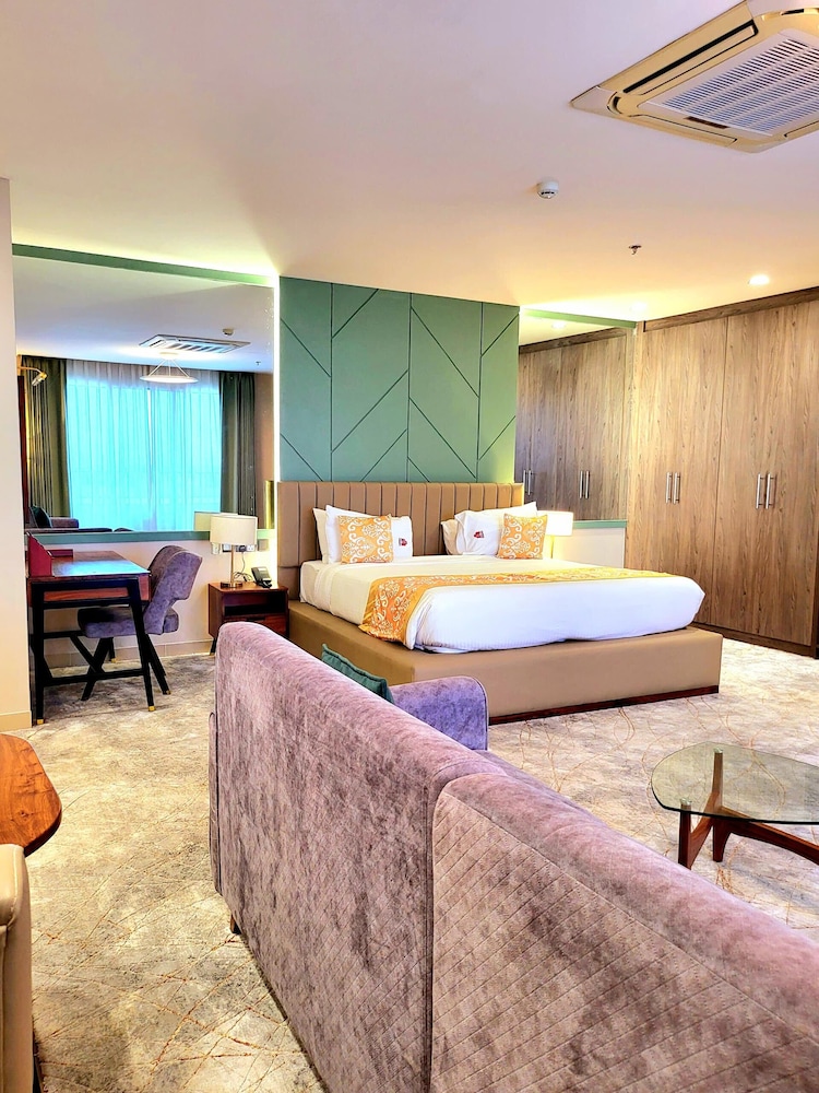 Deluxe Studio Suite photo 1