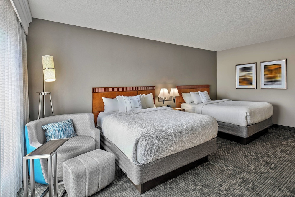 Room, Multiple Beds - Photo 1