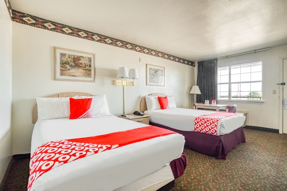 Room, 2 Double Beds - Photo 1
