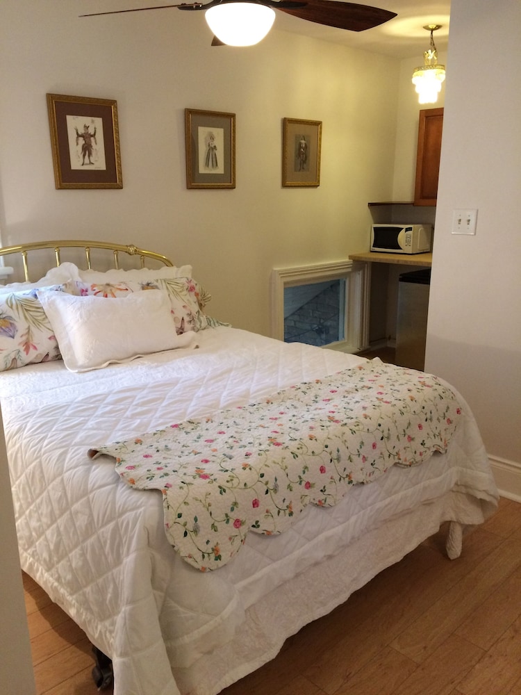 Basic Suite, 1 Queen Bed photo 1