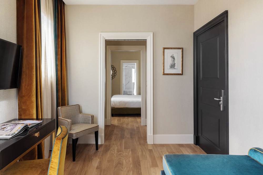 Executive Suite, Balcony, City View photo 3