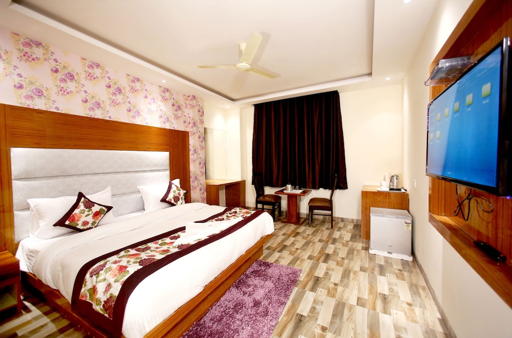 Superior Room With Airport Drop