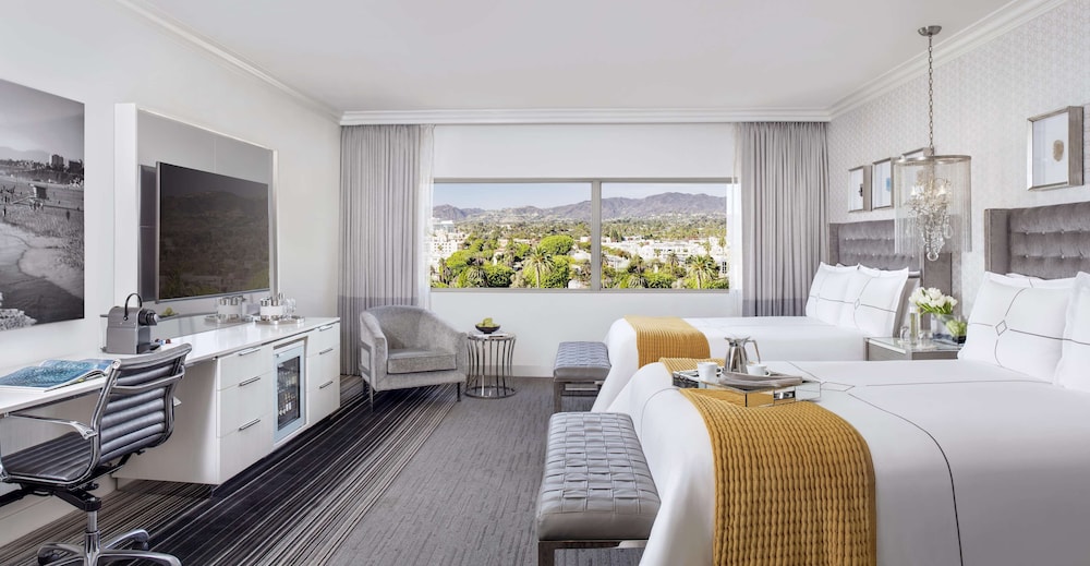 Deluxe Room, 2 Queen Beds, City View
