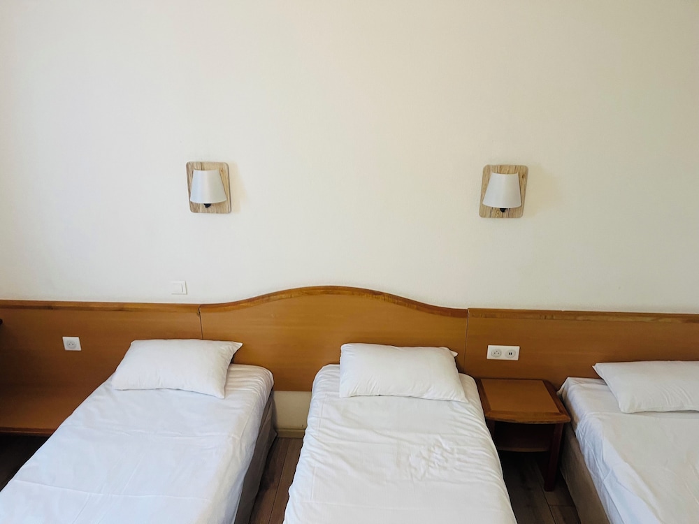 Classic Triple Room photo 2