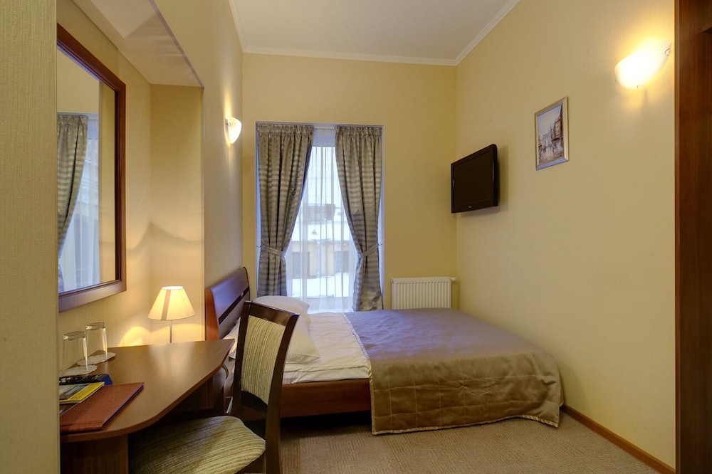 Economy Double Room photo 3