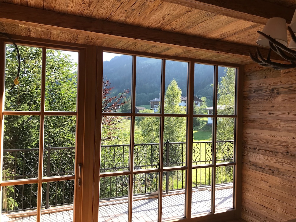 Deluxe Penthouse, 5 Bedrooms, Pool Access, Mountain View photo 1
