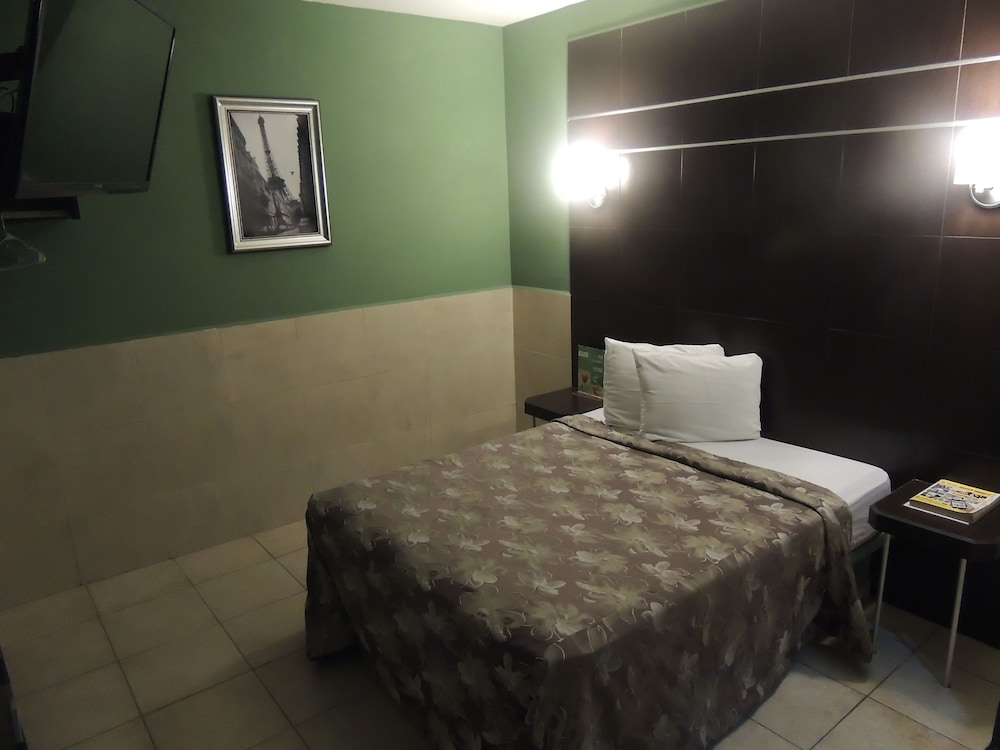 Single Room photo 2