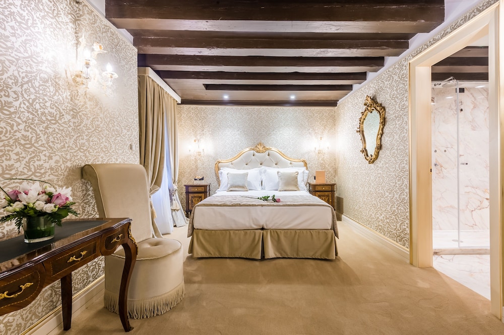 Superior Double or Twin Room - Photo 2