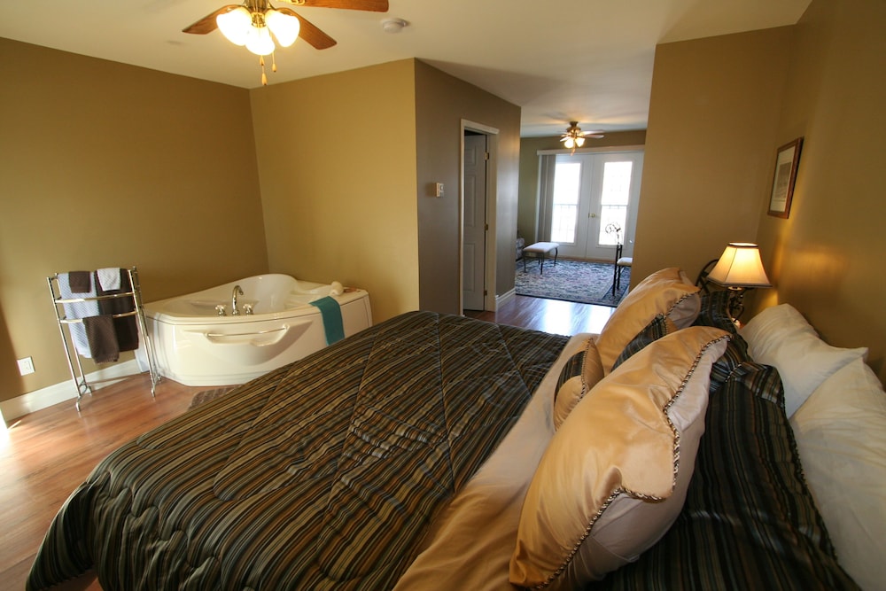 Royal Suite, 1 King Bed with Sofa bed photo 1
