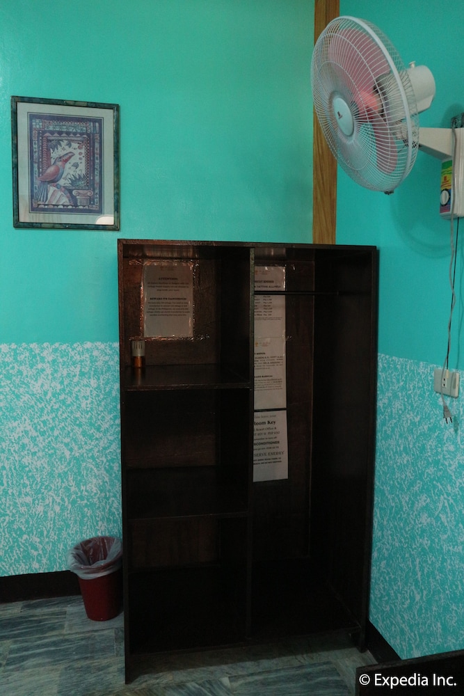 Standard Room - Cold Shower Only photo 3