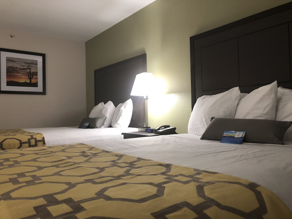 Studio Suite, 1 King Bed, Non Smoking - Photo 2