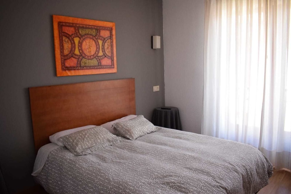 Double or Twin Room - Photo 9