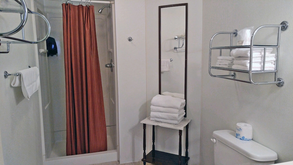Suite w/ Kitchen, 2 Private Bedrooms photo 2