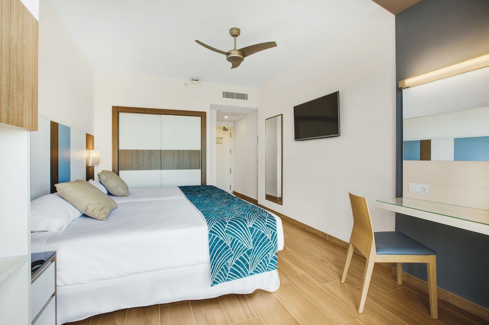 Double Room, Balcony, Sea View - Photo 4