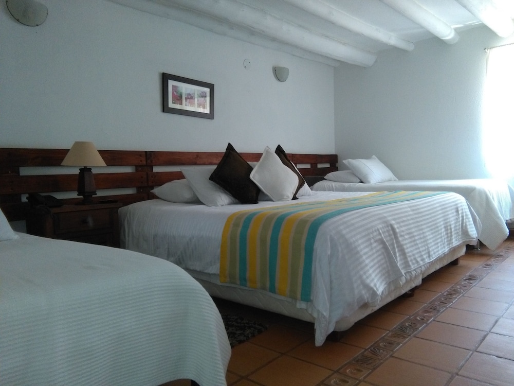 Junior Quadruple Room photo 2