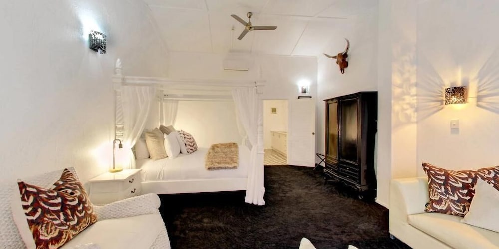 Bath Suite - Photo 9