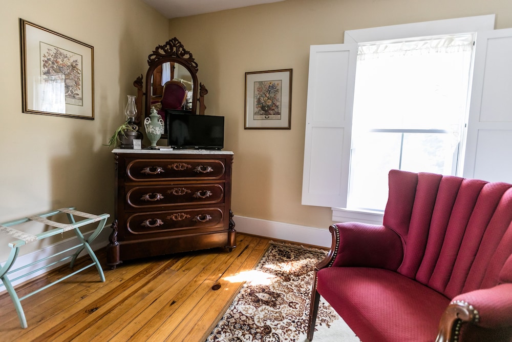 Abbitt Room photo 3