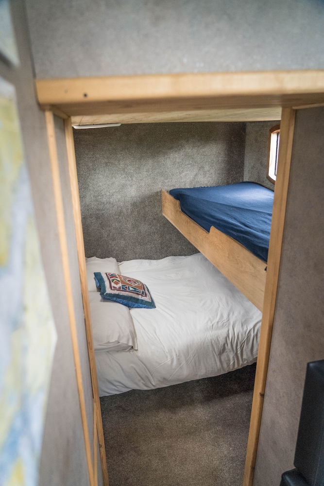Cabin (The Wheel House) photo 2