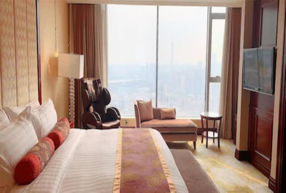Deluxe Suite - Photo 7