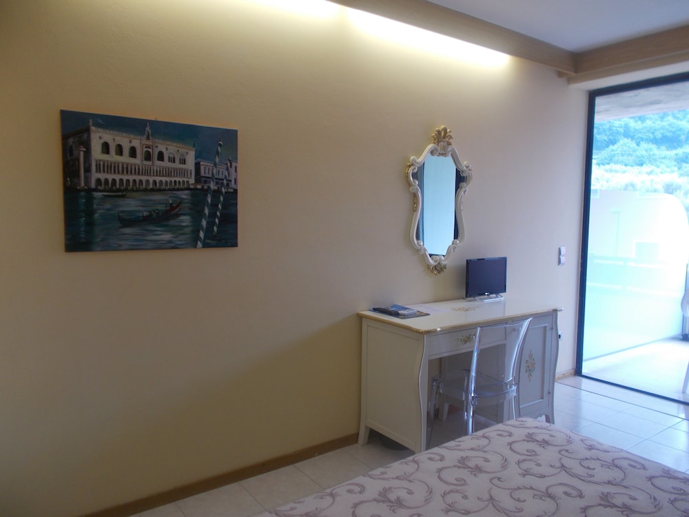 Classic Single Room, Balcony