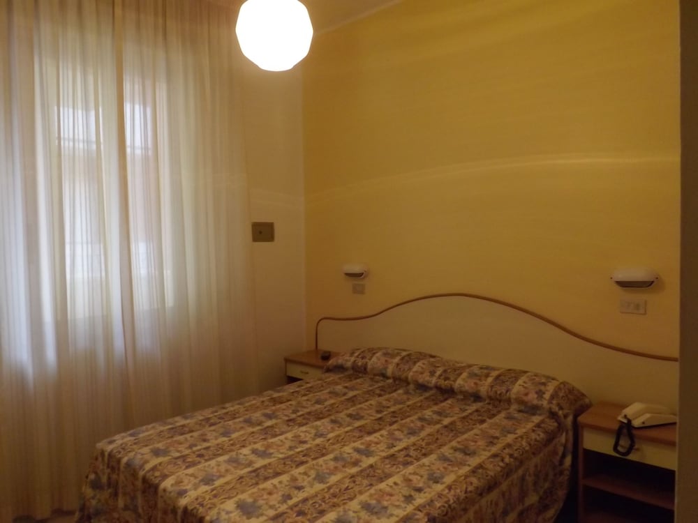 Standard Quadruple Room photo 2