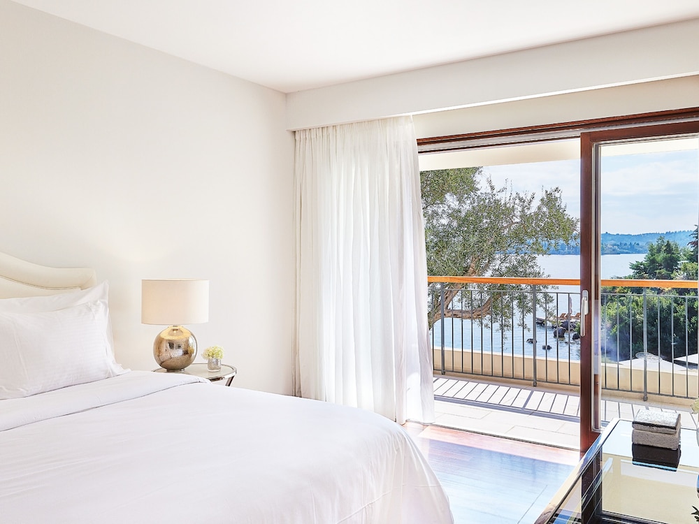 2 Bedroom Beachfront Villa Private Pool photo 2