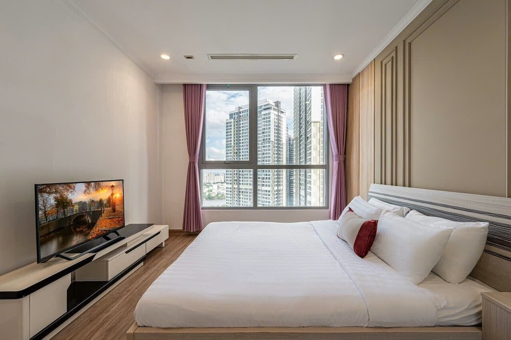 3BR Skyline Panorama Apartment photo 1