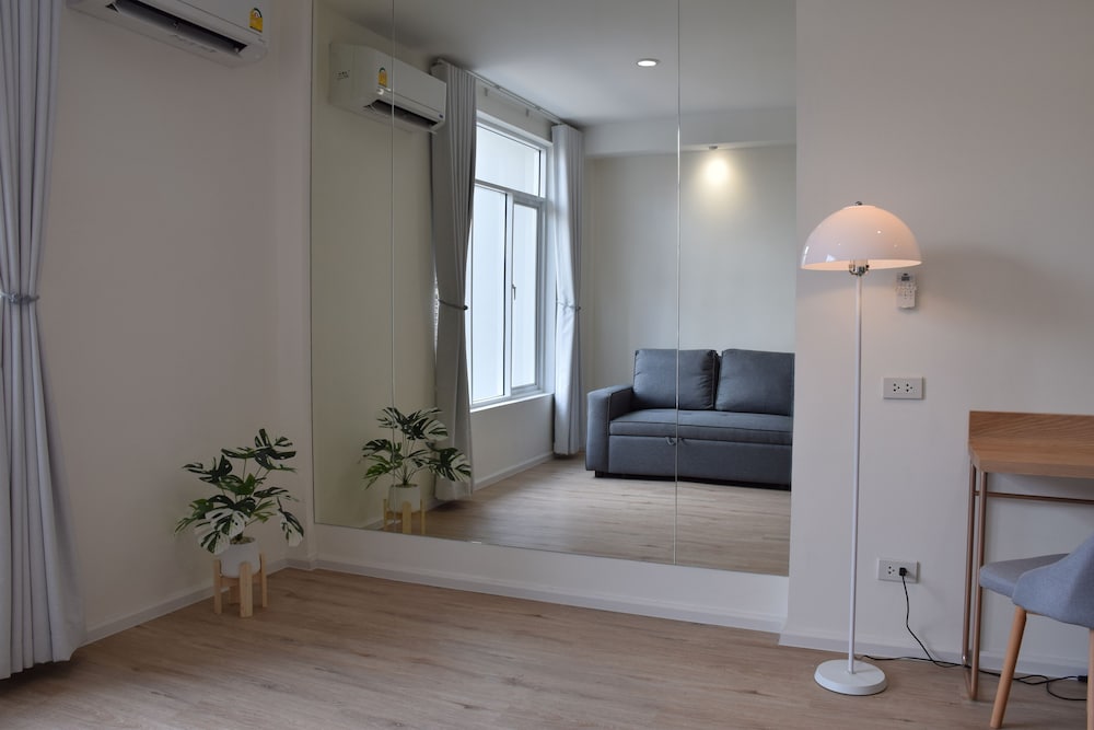 Family Room photo 3