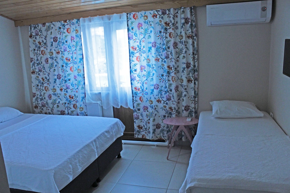 Standard Triple Room photo 1