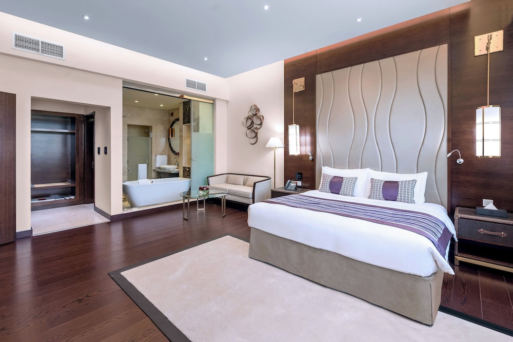 Grand Suite, 1 King Bed (Millennium) - Photo 5