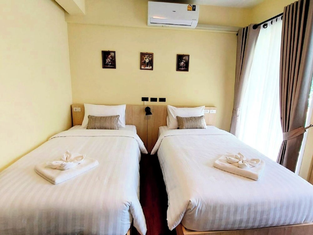 Deluxe Twin Room photo 1