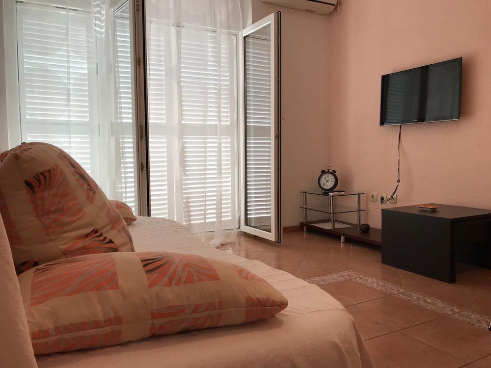 Apartment (One Bedroom Apartment with Terrace an) photo 1