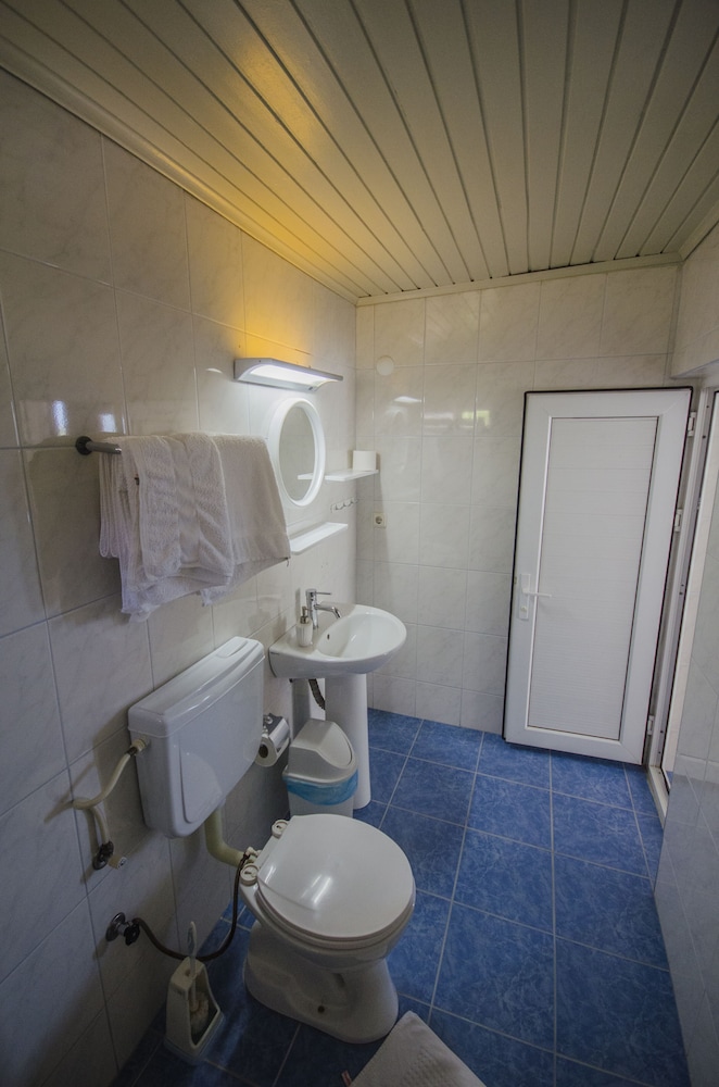 Exclusive Twin Room, Balcony, Garden View photo 2