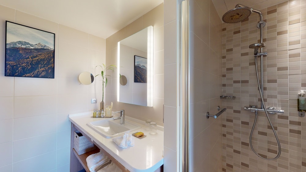 Suite, 1 King Bed, Terrace - Photo 23