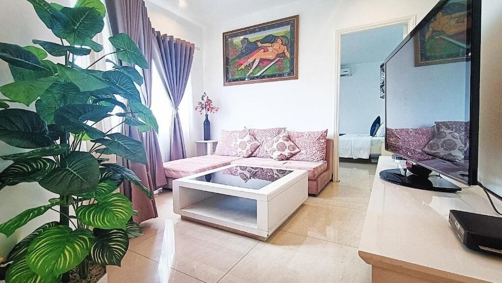 City Apartment, 2 Bedrooms photo 1