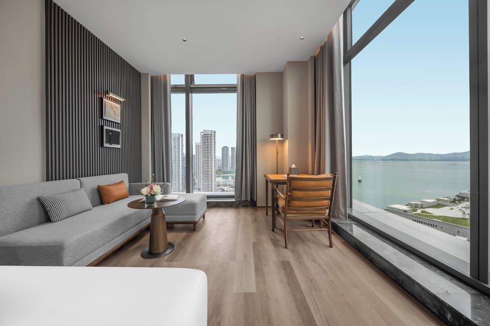 Executive Sea View Queen Room photo 3