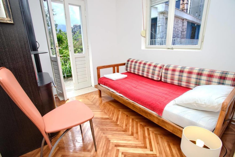 House, 4 Bedrooms, 2 Bathrooms, Sea View