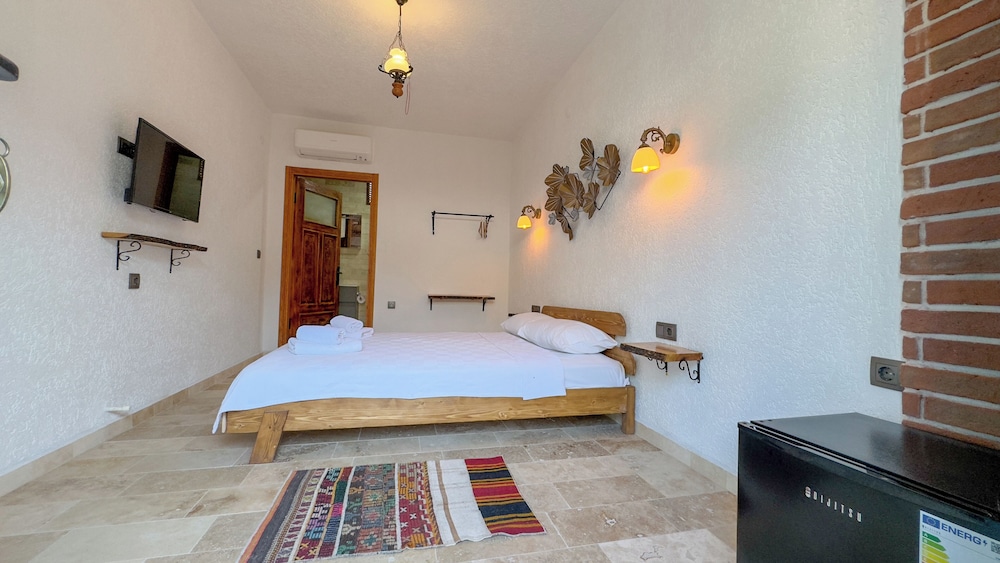 Standard Double Room - Photo 7