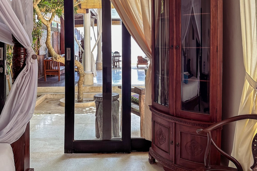 Double Room with Inside Ocean View - Photo 4