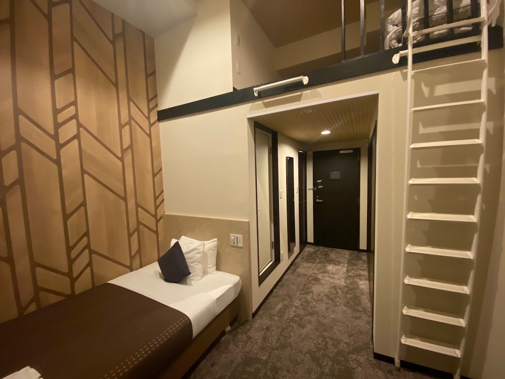 Economy Loft, Non Smoking - Photo 3