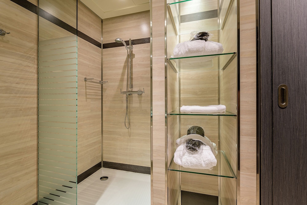 Standard Double Room - Photo 4