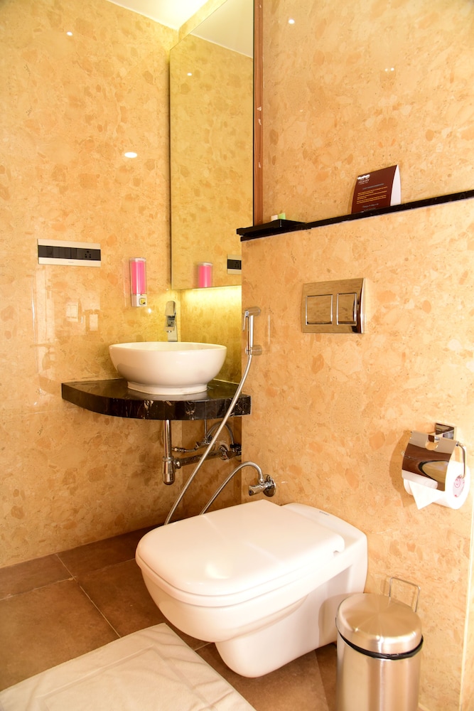 Executive Double or Twin Room - Photo 8
